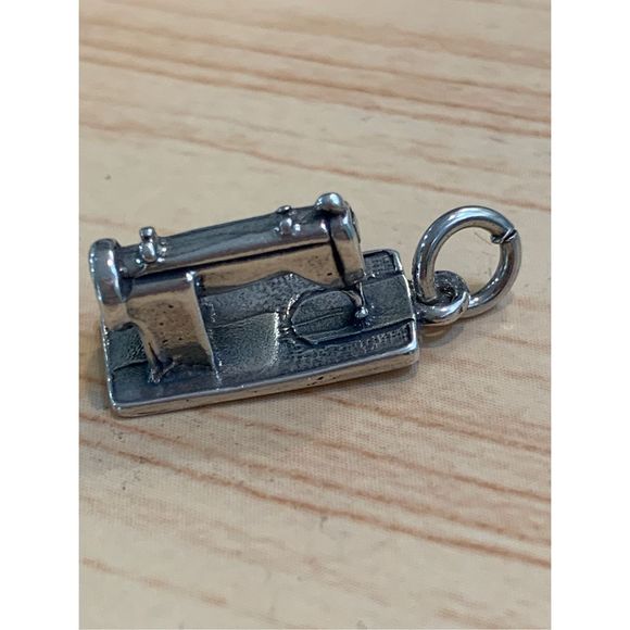.925 Sewing Machine Sterling Silver Jewelry Charm #hobby - Picture 2 of 5